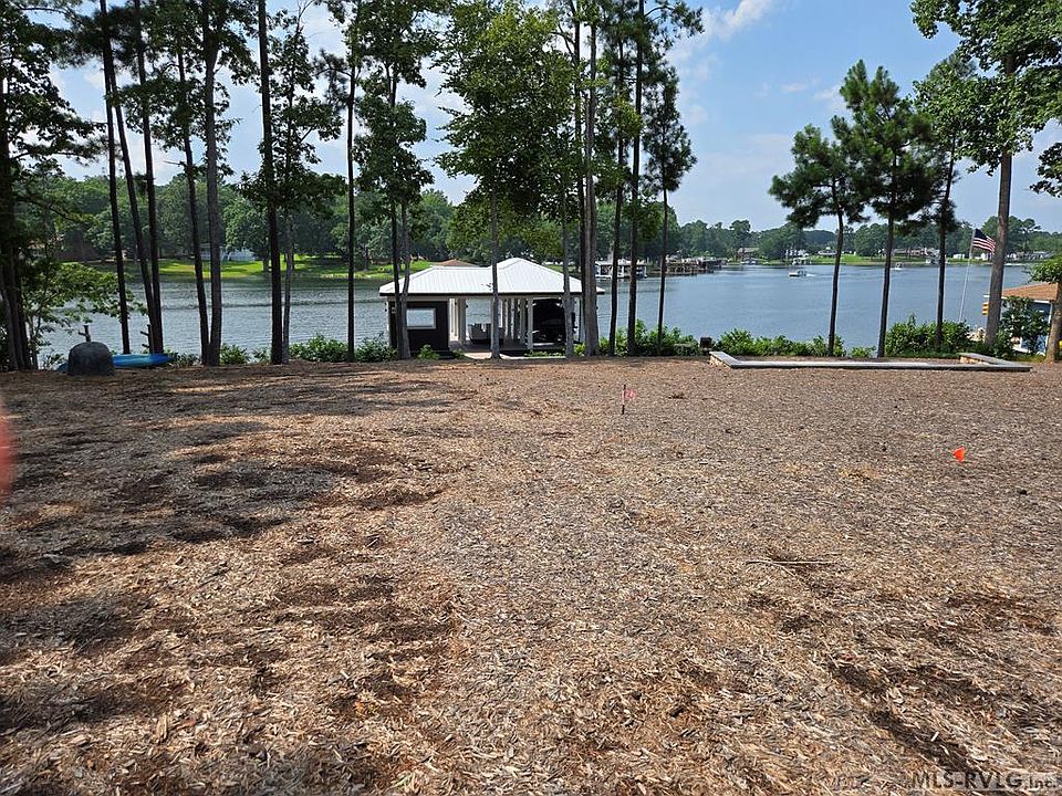 1st image of 354 Lookout Point Dr