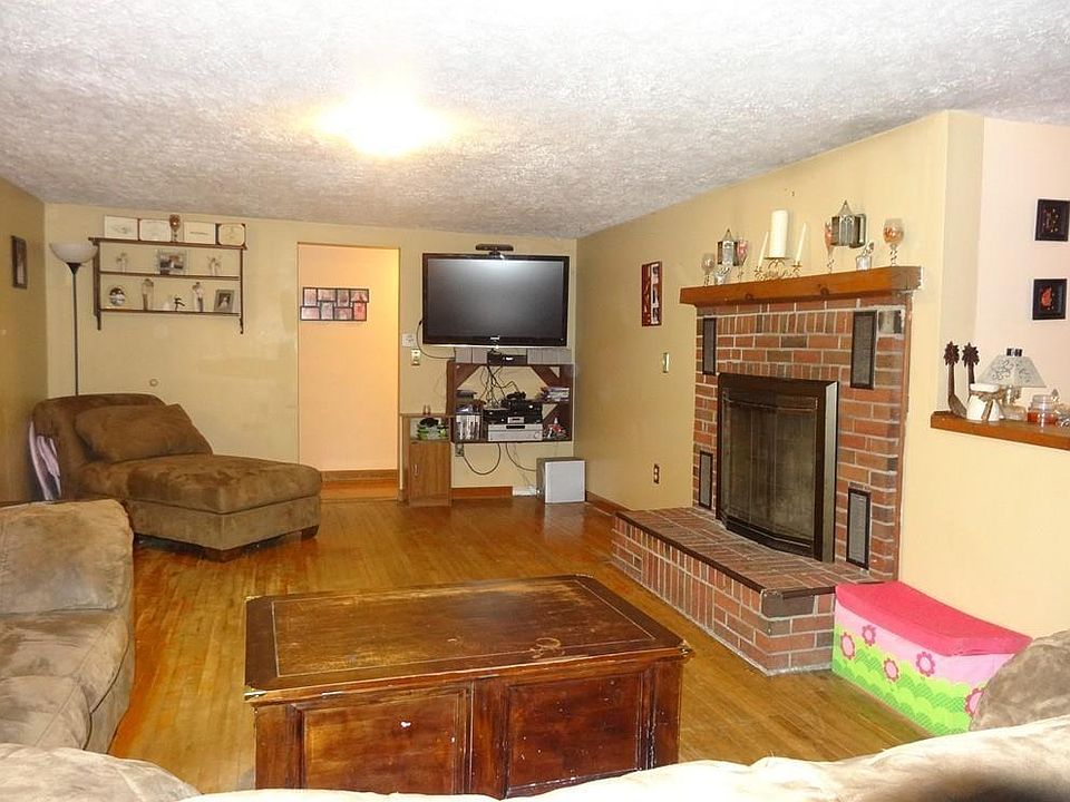 10 Lake Mattawa Rd, Orange, MA 01364 Zillow