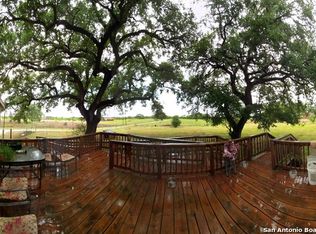 281 County Road 7718, Devine, TX 78016