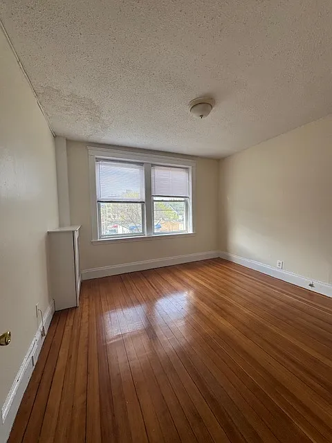 433 Cambridge St — Photo 3