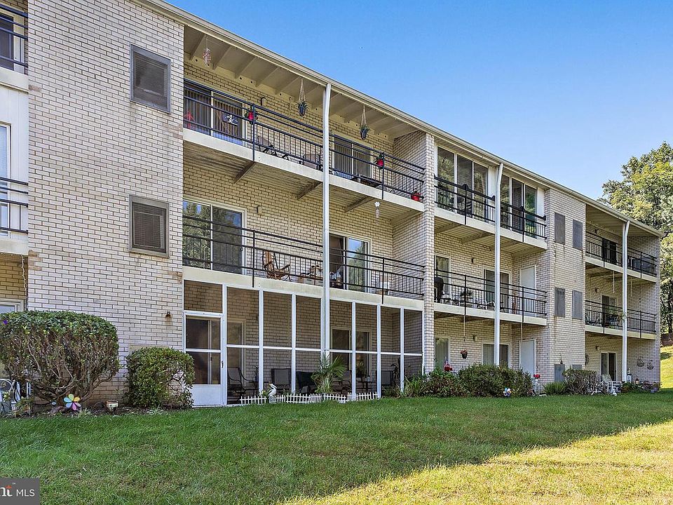 1st image of 15401 Bassett Ln #45-1C