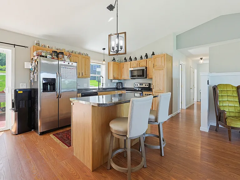72 Frost Hill Ave — Photo 11