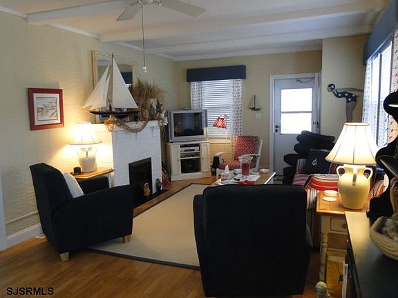 4th image of 842 Park Pl