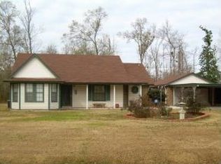 710 Red Oak Dr, Orange, TX 77632