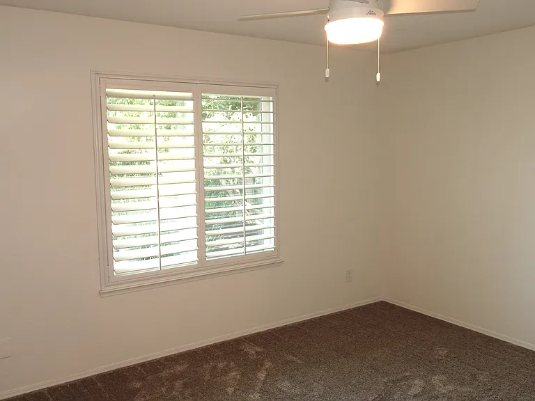 878 E Catalina Cir — Photo 12