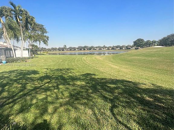 3rd image of 12196 Country Greens Blvd