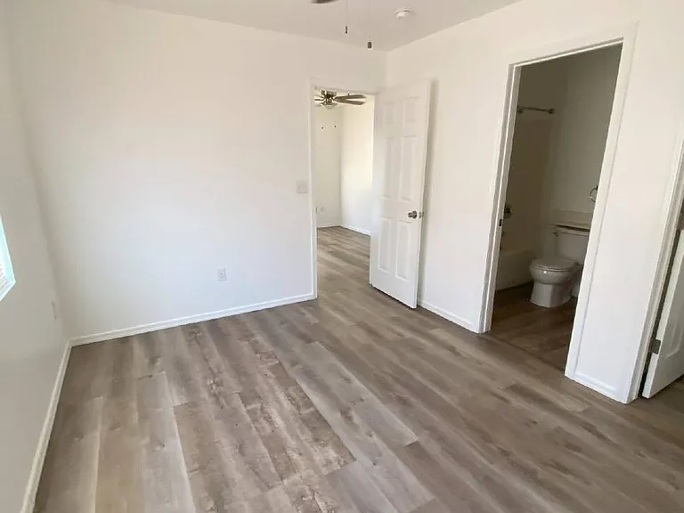 1559 Courtney Place — Photo 17
