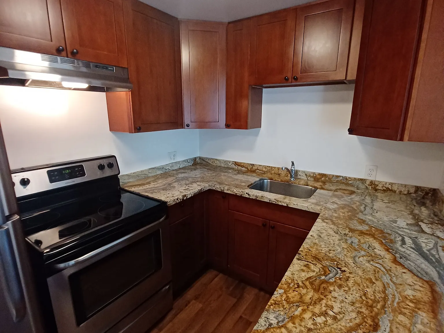 2 bed, 725 sqft, $2,490 — Photo 4