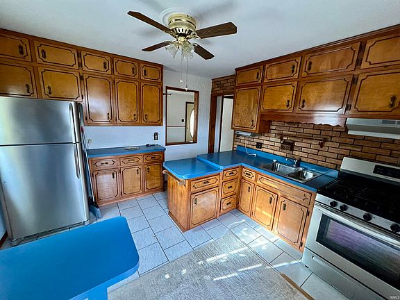 4th image of 748 Birchwood Ave