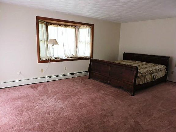 5th image of 213 Eller Ave