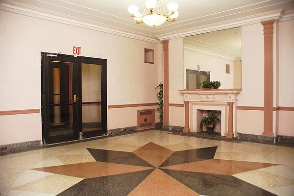 Rented by Norman Raindel, LREB | media 25