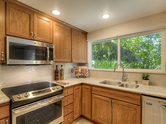 4th image of 2427 138th Ave SE