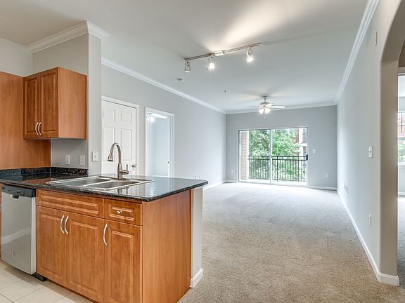 3rd image of 12925 Centre Park Cir APT 207