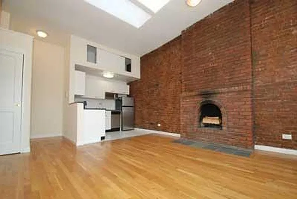 Rented by Buchbinder & Warren | media 13