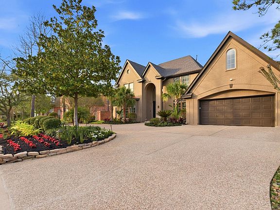 3rd image of 27 Pleasure Cove Dr