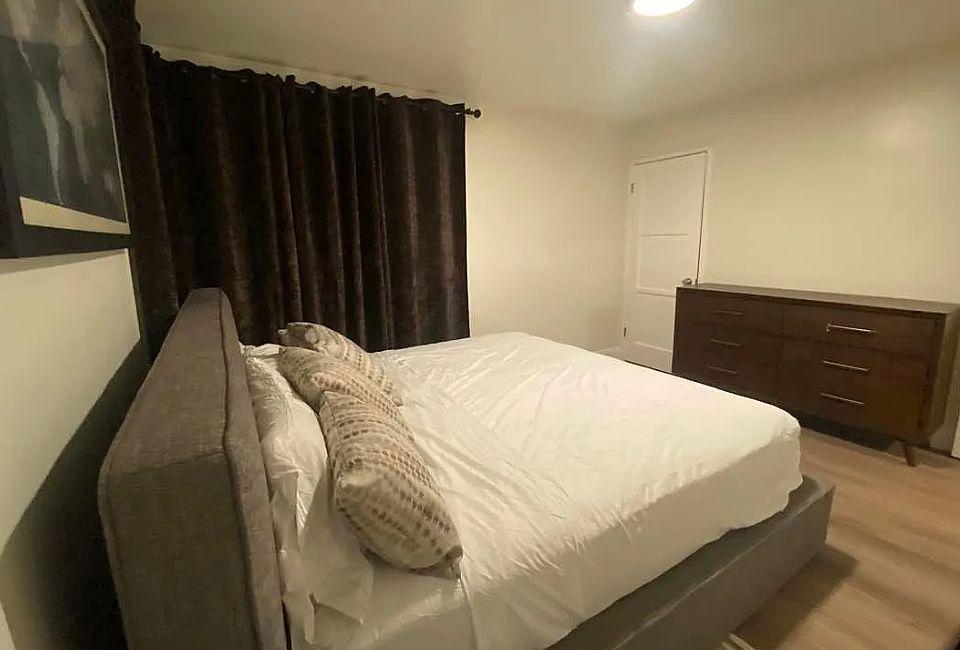 2nd image of 1437 Broadway #3