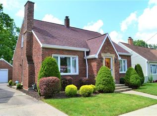 216 W Grandview Ave, Zelienople, PA 16063