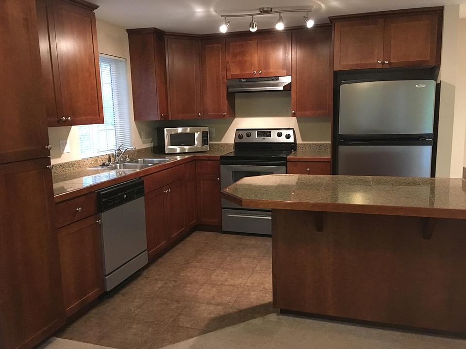 Kitchen with island
