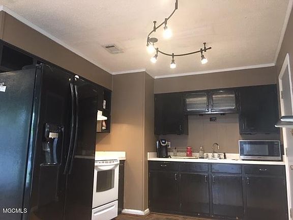 5th image of 131 Arbor Vista Dr