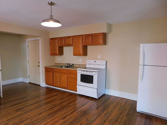 2nd image of 110 W Pne #5