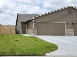 5325 N Cypress St, Bel Aire, KS 67226