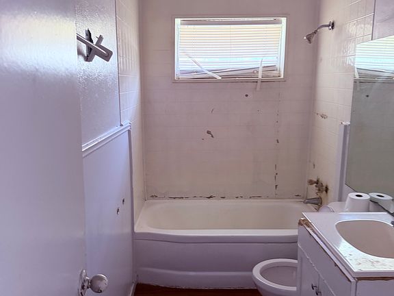 4th image of 6825 Brierfield Dr