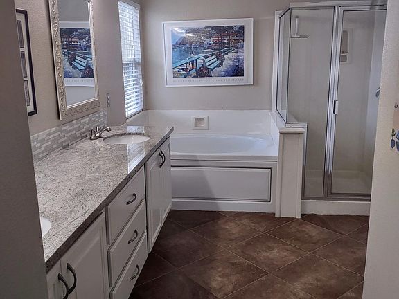 3rd image of 9649 E Park Dr