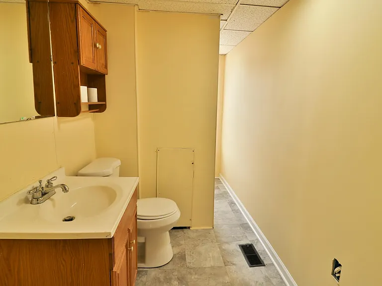 1303 James St — Photo 15