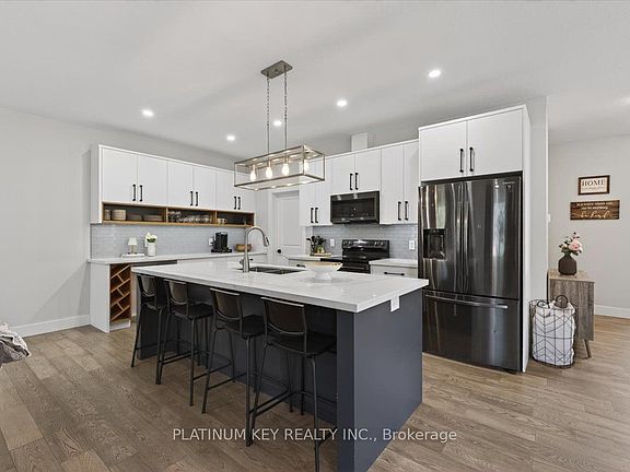 5th image of 54 McNeil St
