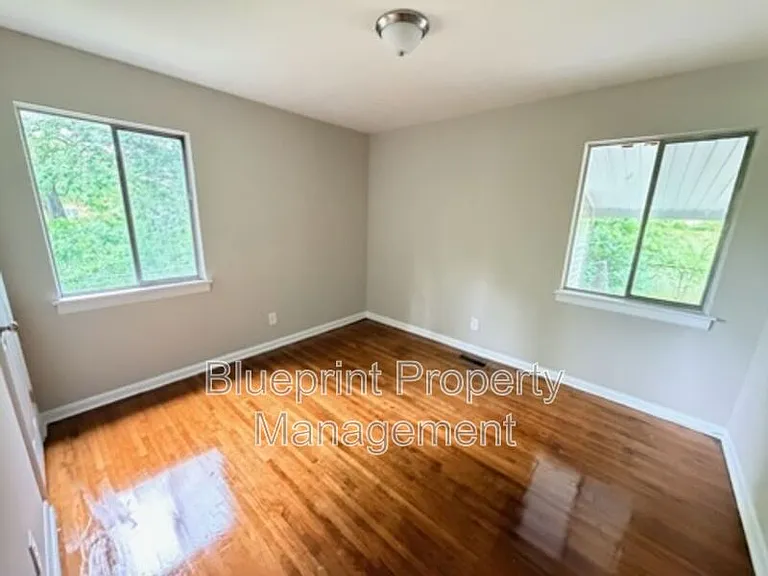3736 Oak Ave SW — Photo 6