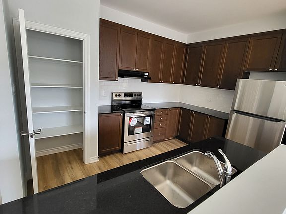 5th image of 514 Rye Grass Way