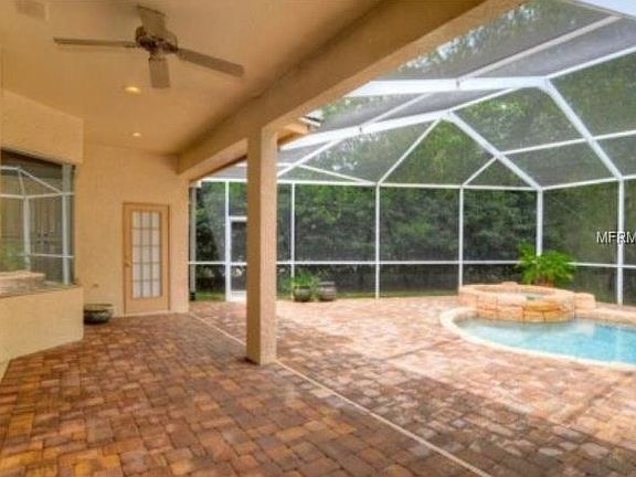3rd image of 10429 Greenmont Dr