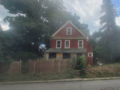 10 Walnut St, Ware, MA, 01082