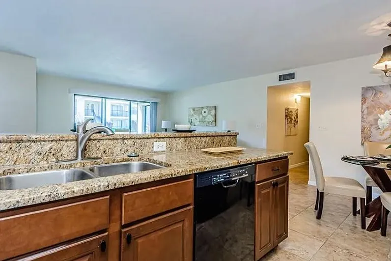 3389 Crystal Ct E #C — Photo 3