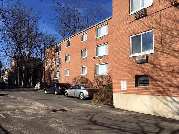 37 Kenyon St #302