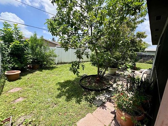 5th image of 8640 Wilshire Dr