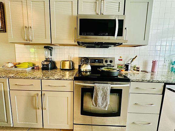 3rd image of 9411 Switzer St