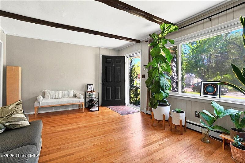 3rd image of 4 Willey Street