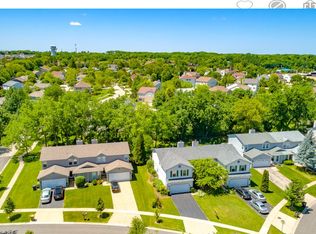 1211 Oak Ridge Dr, Streamwood, IL 60107