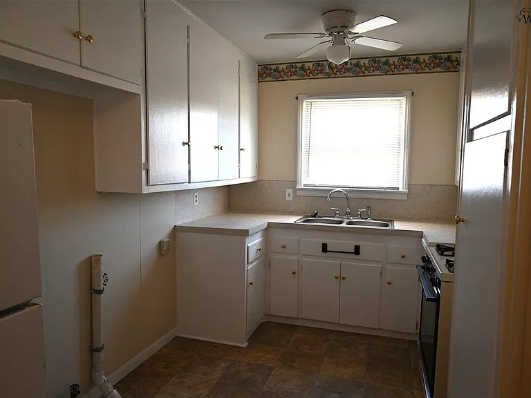 4326 Rhea Rd — Photo 6