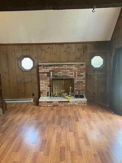 2 bed, 1.5 bath, 924 sqft, $1,650 — Photo 2
