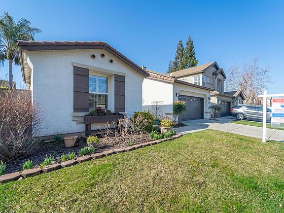 3rd image of 436 Cresta Ct