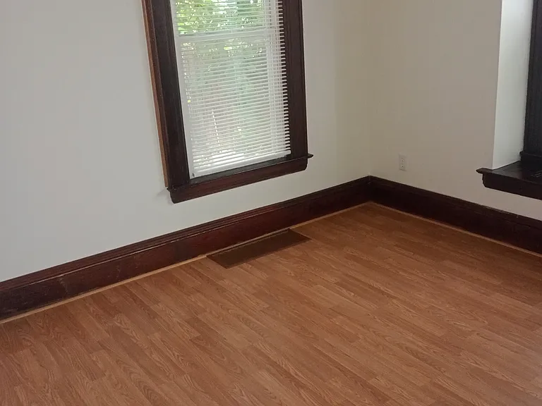 2706 Midland Ave — Photo 19