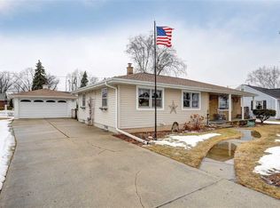 1448 Lilly St, Menasha, WI 54952