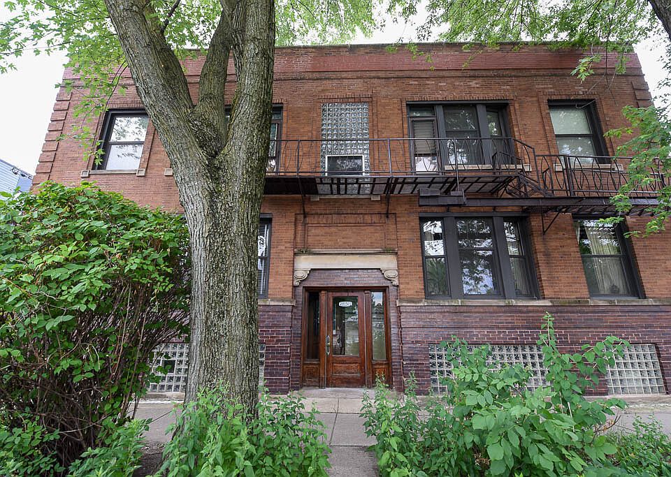1st image of 2821 W Shakespeare Ave #F4