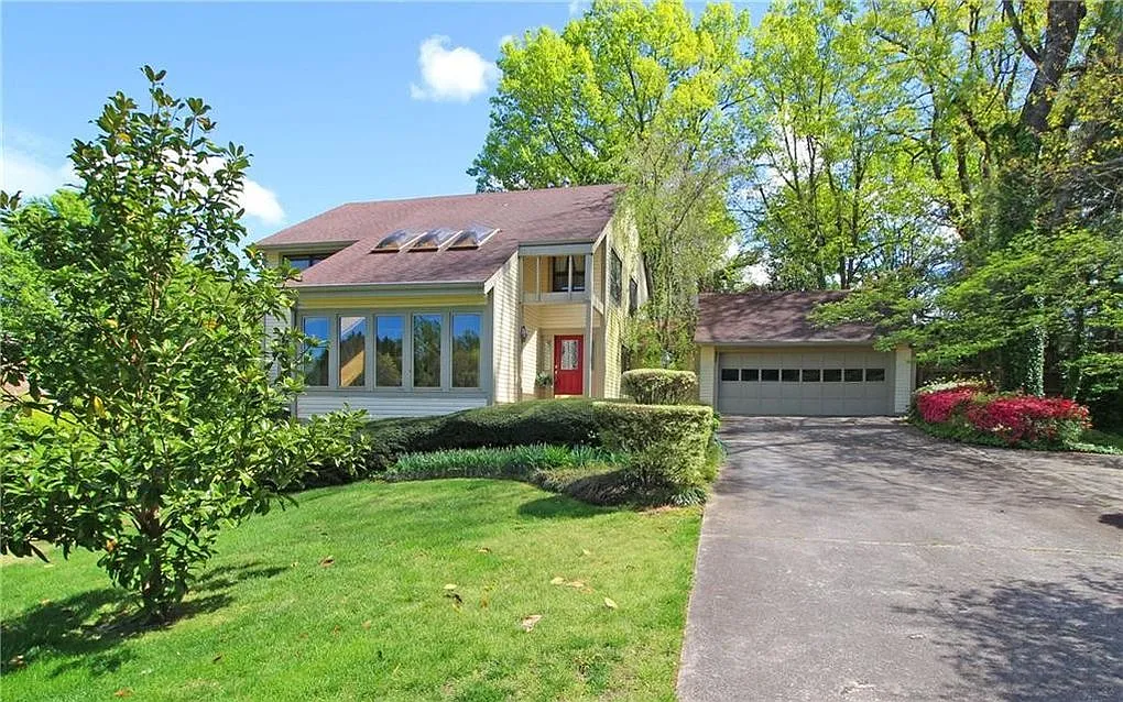 1456 Heritage Rd — Photo 3