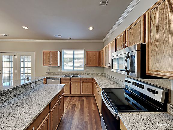4th image of 307 Evesham Ave