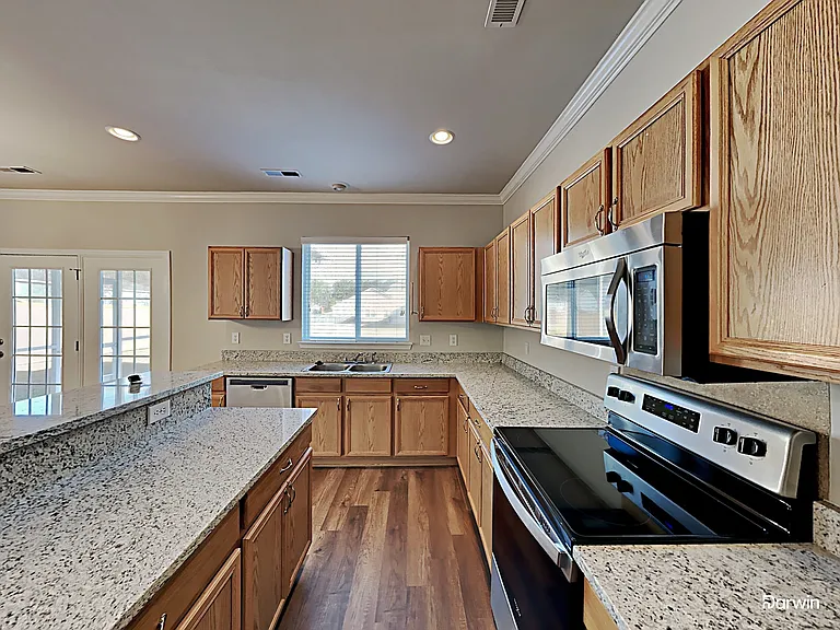 307 Evesham Ave — Photo 4