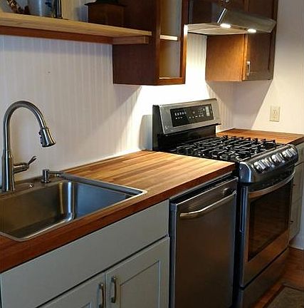 4th image of 1522 Campbell St