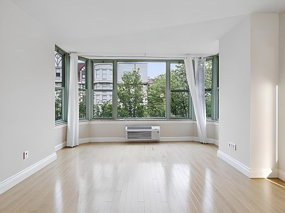 5th image of 10 Regent St APT 308